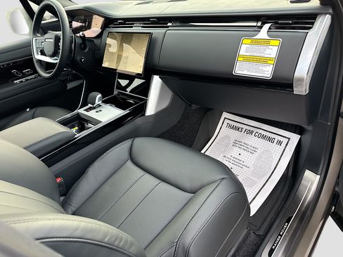 New 2026 Land Rover Range Rover Long Wheelbase SE AWD/4WD image 14