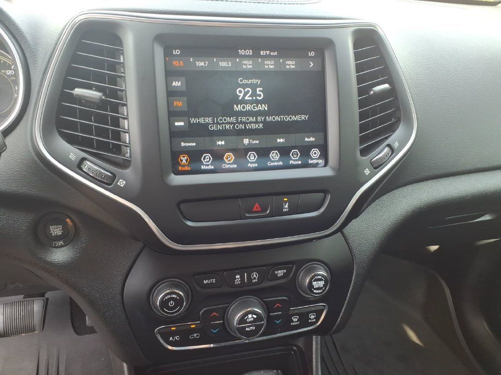 Used 2022 Jeep Cherokee Latitude Lux w/ Mopar Interior Package FWD image 9