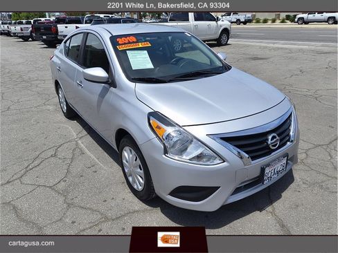 Used 2019 Nissan Versa SV FWD image 1