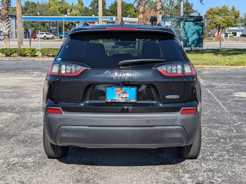 Used 2021 Jeep Cherokee Latitude Plus image 4