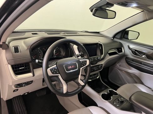 Used 2024 GMC Terrain SLT image 4