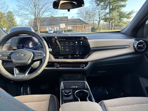 Used 2025 Chevrolet Equinox ACTIV w/ Convenience Package III image 20