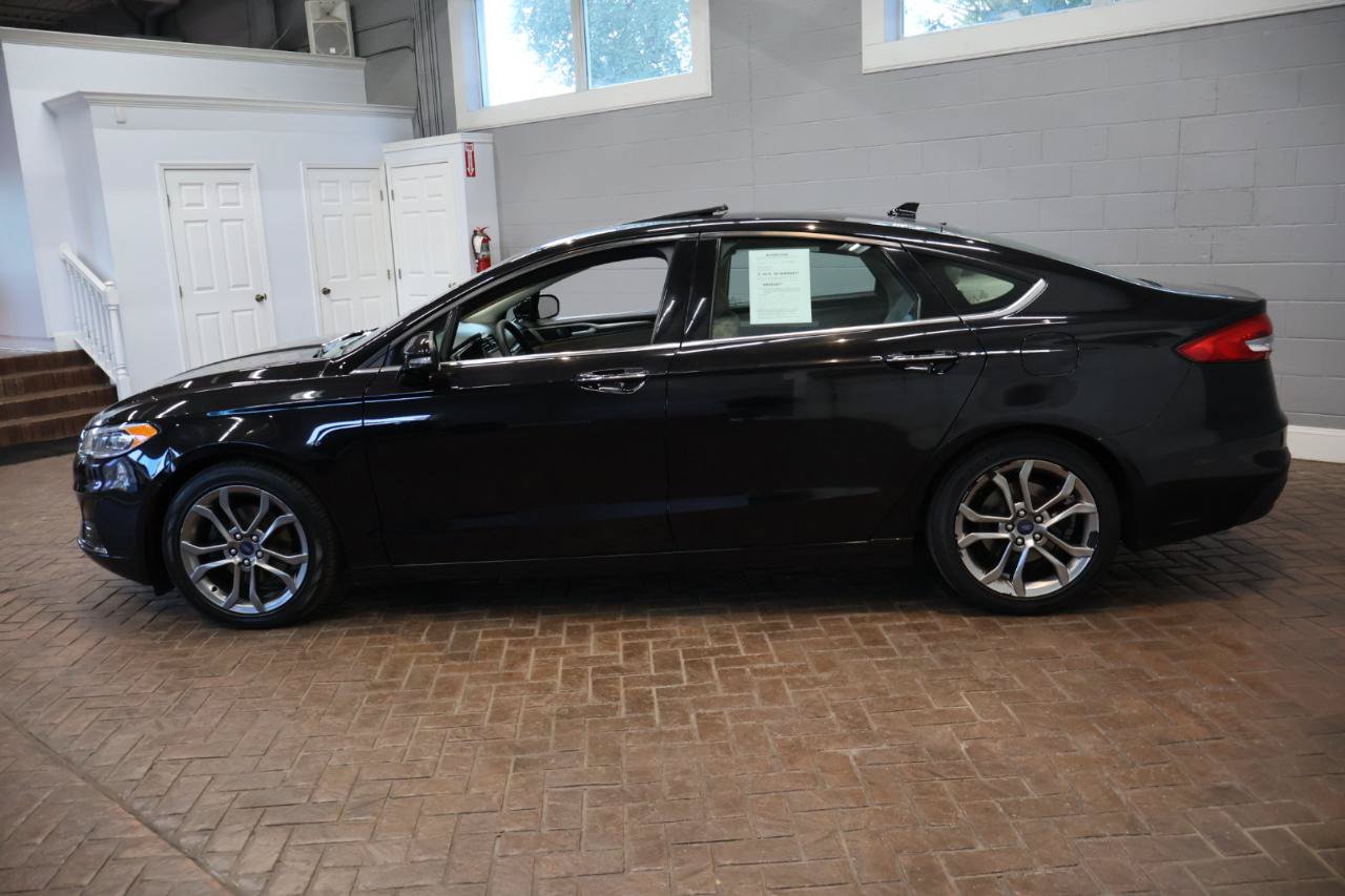Used 2020 Ford Fusion SEL FWD image 4