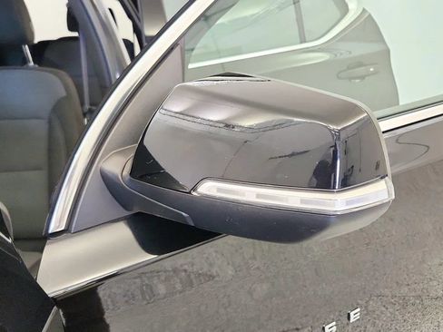 Used 2023 Chevrolet Traverse LT AWD/4WD image 38