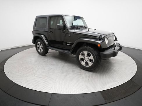 Used 2017 Jeep Wrangler Sahara w/ Connectivity Group image 13