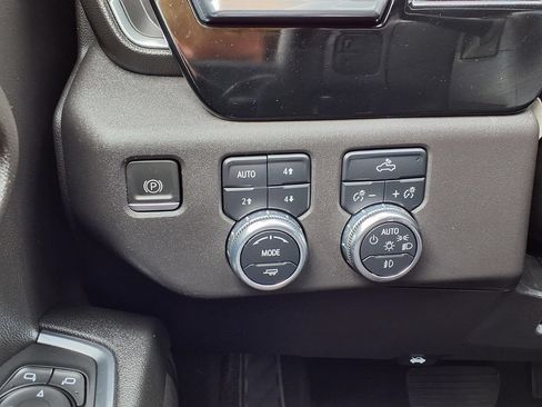 Used 2023 GMC Sierra 1500 Elevation w/ X31 Off-Road Package AWD/4WD image 15