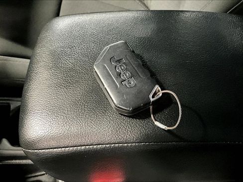 Used 2023 Jeep Wrangler Sport image 13