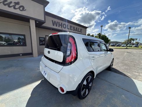 Used 2015 Kia Soul ! w/ Sun & Sound Package FWD image 4