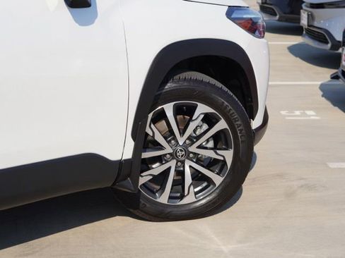 Certified 2024 Toyota Corolla Cross XLE FWD image 7