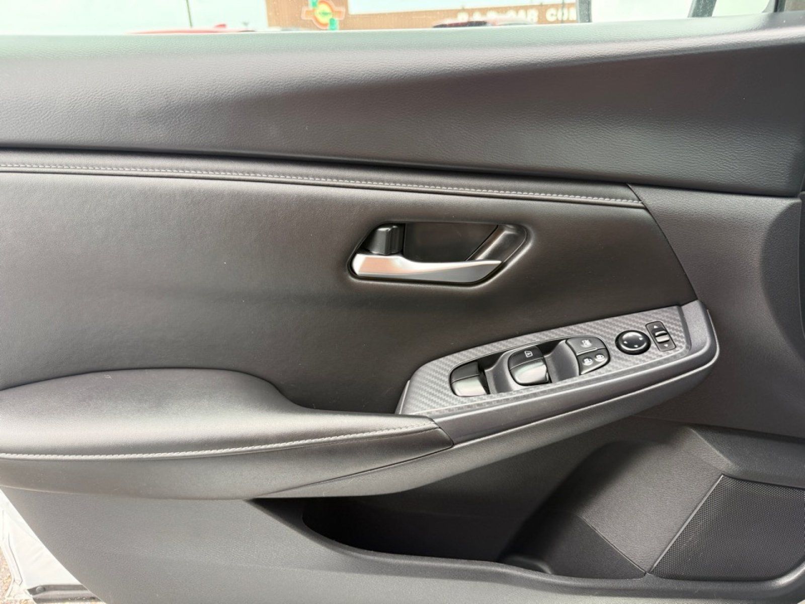 Used 2024 Nissan Sentra SV FWD image 33