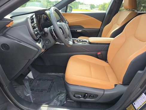 Used 2025 Lexus RX 350 FWD image 23