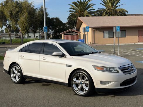 Used 2010 Ford Taurus SHO image 7