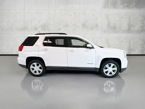 Used 2016 GMC Terrain SLE w/ Driver Alert Package I image 4