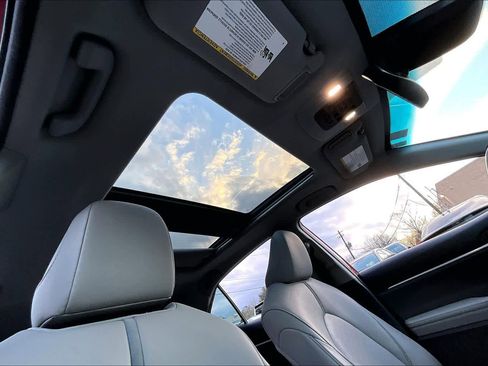 Used 2019 Toyota Camry XSE image 13