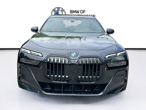 Certified 2023 BMW 740i image 2