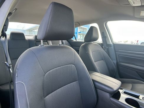 Used 2024 Nissan Altima 2.5 SV image 18