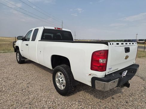 Used 2011 Chevrolet Silverado 2500 LT AWD/4WD image 3