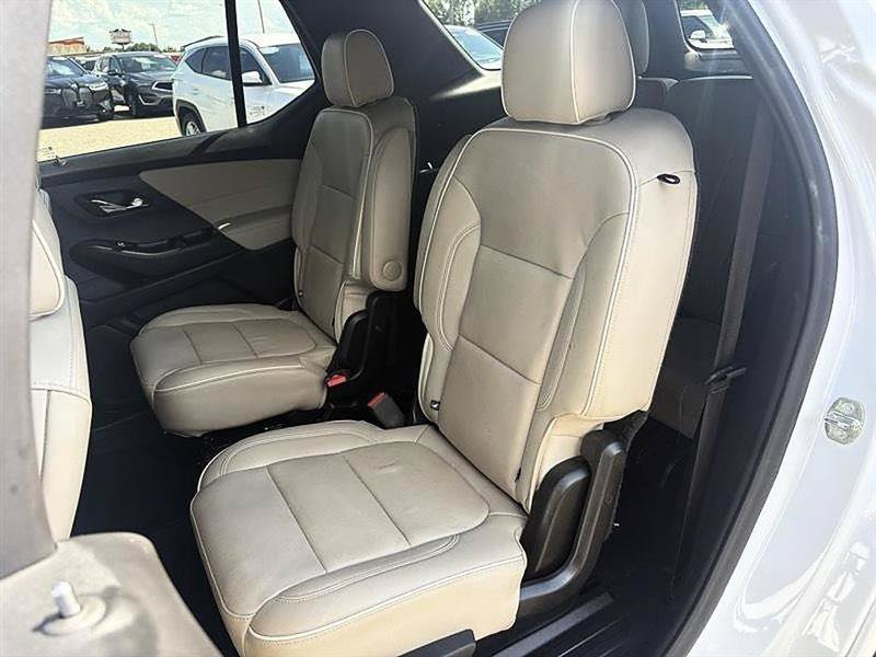 Used 2023 Chevrolet Traverse Premier FWD image 52