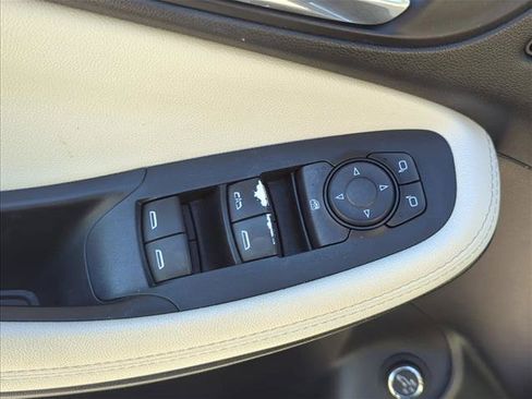Used 2020 Buick Encore GX Essence w/ Advanced Technology Package FWD image 6