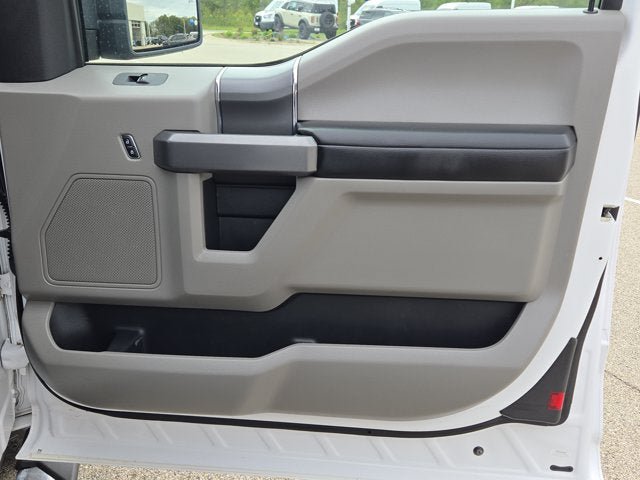 Used 2015 Ford F150 XLT w/ Equipment Group 302A Luxury AWD/4WD image 6
