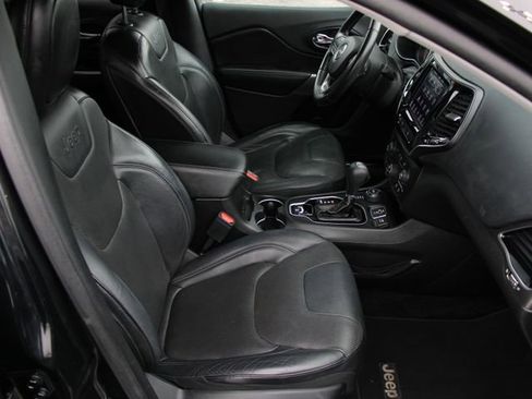 Used 2019 Jeep Cherokee Limited w/ Technology Group image 32