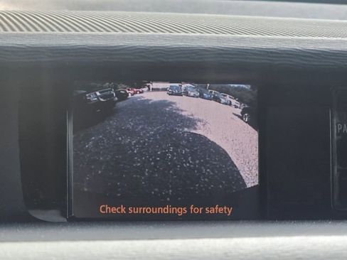 Used 2013 Toyota Sienna SE FWD image 17