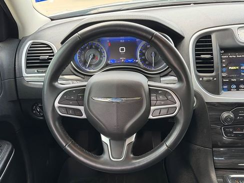 Used 2022 Chrysler 300 Touring L RWD image 15