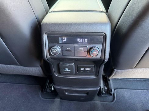 Used 2023 GMC Acadia SLT w/ Elevation Edition FWD image 34