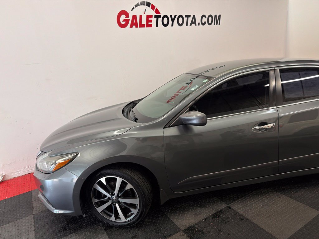Used 2017 Nissan Altima 2.5 SR FWD image 7