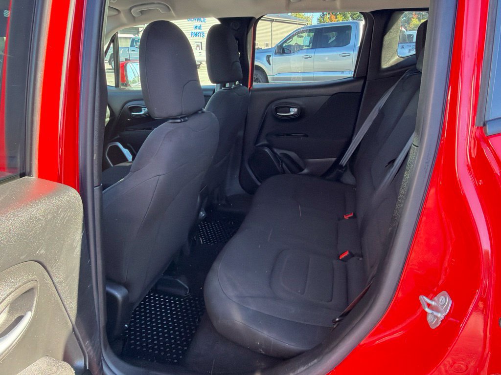 Used 2021 Jeep Renegade Latitude w/ Convenience Group FWD image 14