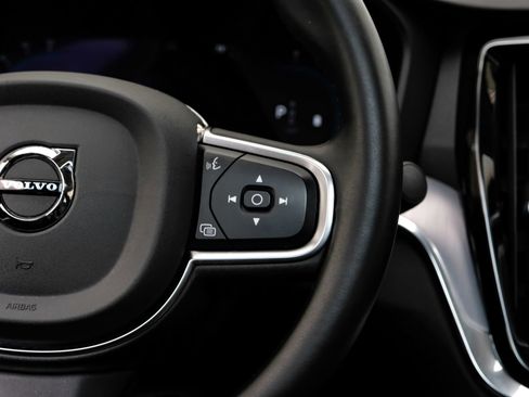 Used 2024 Volvo S60 B5 Core image 22