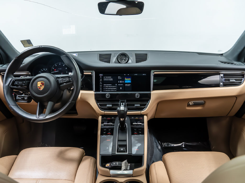 Used 2023 Porsche Macan AWD/4WD image 22