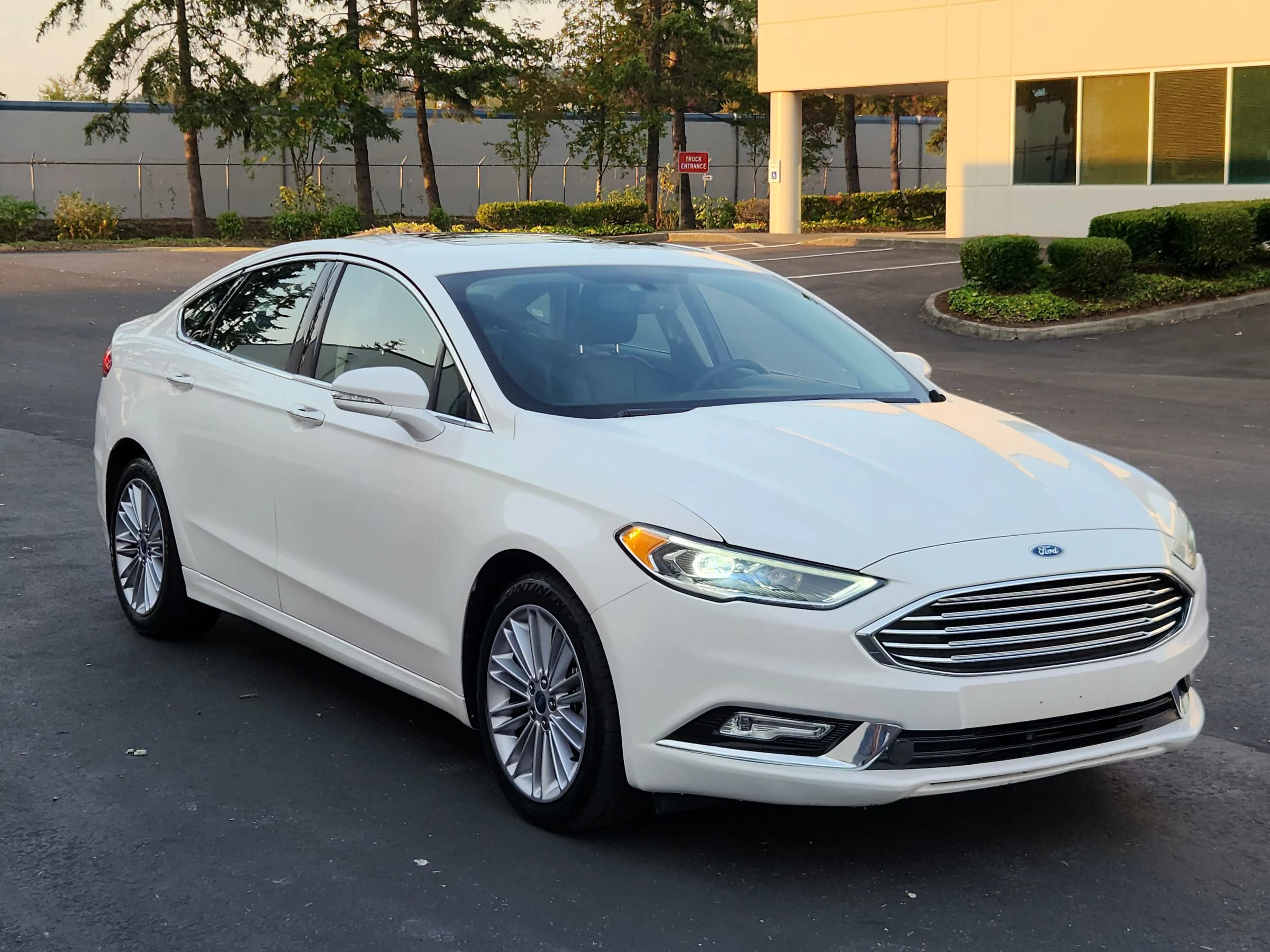 Used 2018 Ford Fusion Titanium AWD/4WD image 5