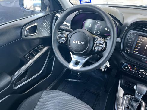 Used 2025 Kia Soul LX w/ LX Technology Package image 30