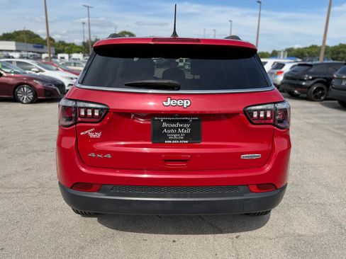 Used 2021 Jeep Compass Latitude w/ Sun and Sound Group AWD/4WD image 4