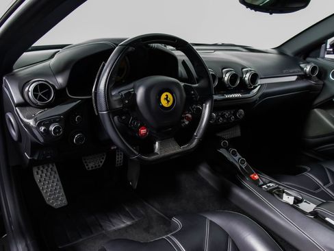 Used 2014 Ferrari F12 Berlinetta RWD image 35