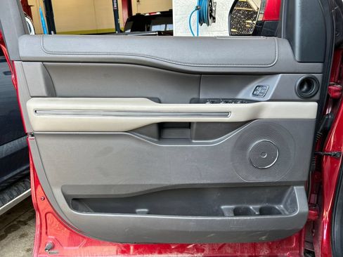 Used 2020 Ford Expedition XLT w/ Equipment Group 202A RWD image 7