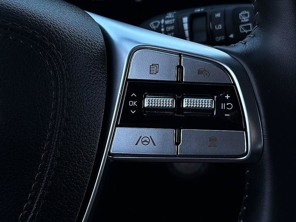 Used 2023 Kia Telluride S FWD image 19