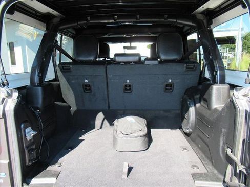 Used 2021 Jeep Wrangler Unlimited Sahara image 30