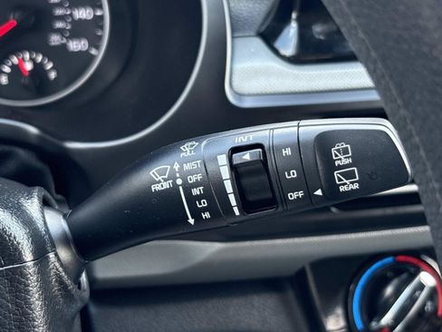 Used 2023 Kia Seltos LX AWD/4WD image 29