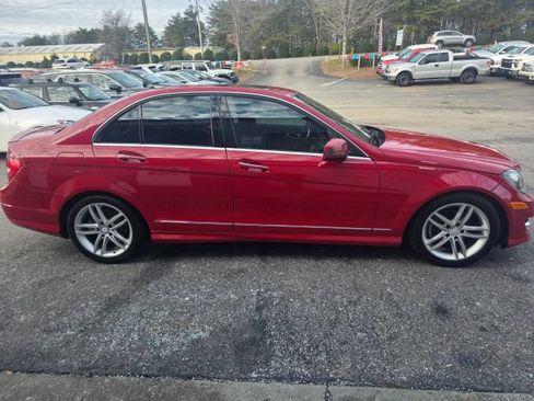 Used 2013 Mercedes-Benz C 250 Sedan w/ Multimedia Pkg image 4