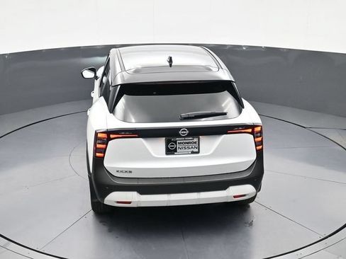 Used 2025 Nissan Kicks SV FWD image 29