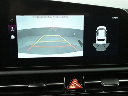 Used 2024 Kia Niro EX image 17