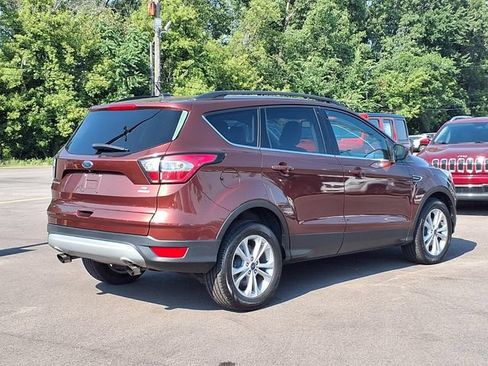 Used 2018 Ford Escape SE w/ Ford Safe & Smart Package FWD image 2