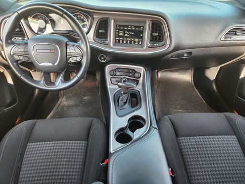 Used 2022 Dodge Challenger SXT RWD image 24