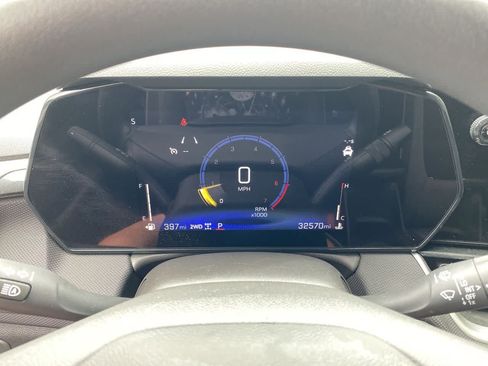 Used 2025 Chevrolet TrailBlazer LT AWD/4WD image 28