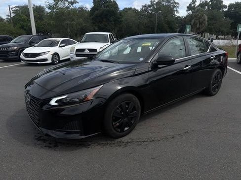 Used 2023 Nissan Altima 2.5 S FWD image 16