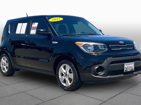 Used 2017 Kia Soul FWD image 2
