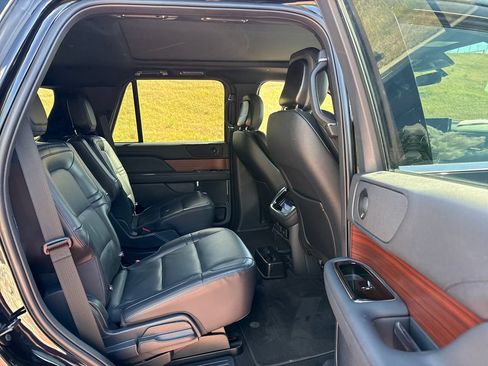 Certified 2024 Lincoln Navigator Premiere AWD/4WD image 26