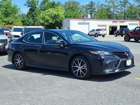 Used 2024 Toyota Camry SE FWD image 2